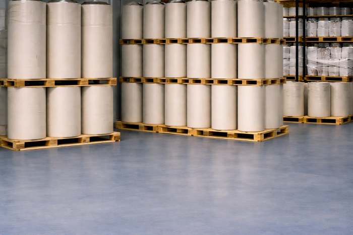 surowce papiernicze w roli